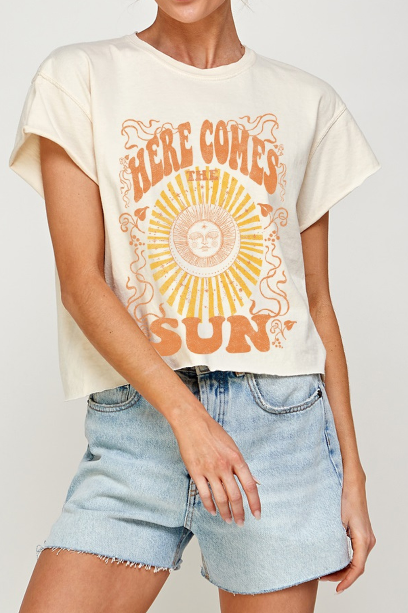 Here Comes the Sun Graphic Crop Top